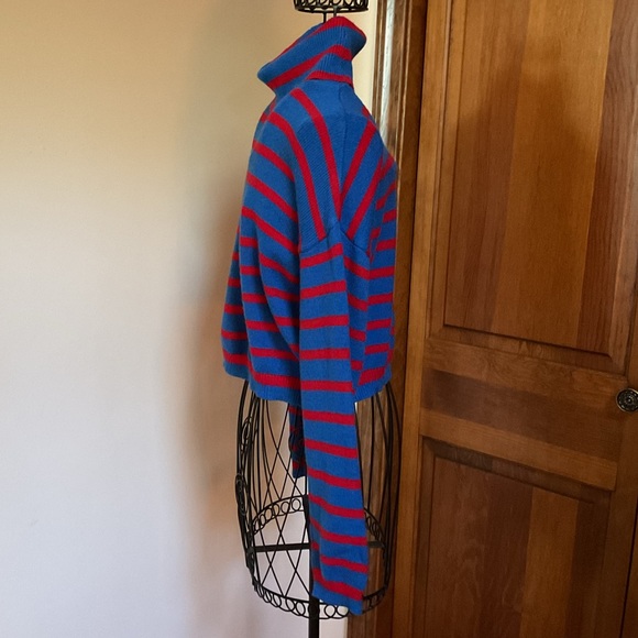 Aqua striped crop sweater, size XS - Picture 2 of 4